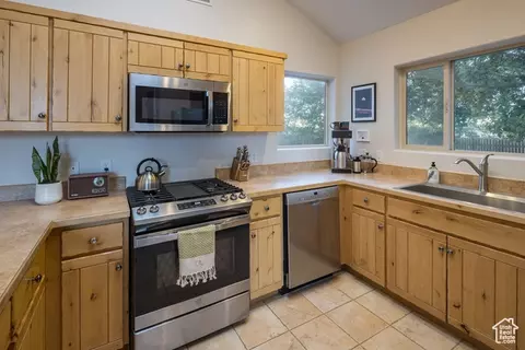 Kitchen - 3686 Spanish Dr #W1, Moab, UT 84532 photo 1 of 4
