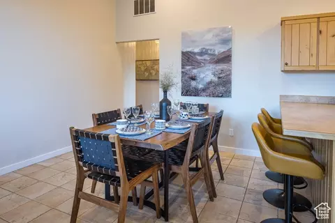 Dining - 3686 Spanish Dr #W1, Moab, UT 84532 photo 3 of 5