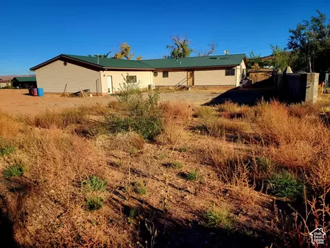 Exterior - 1436 Spanish Valley Dr, Moab, UT 84532 photo 3 of 11