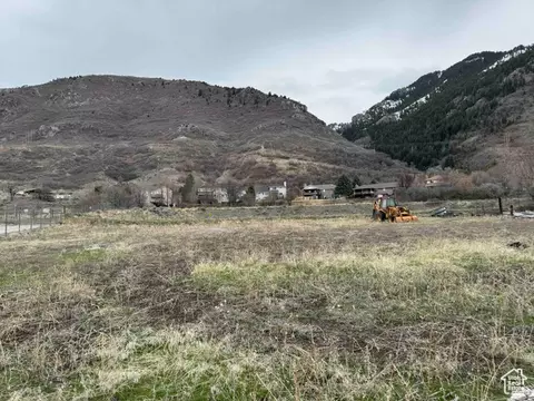 2570 N Mountain Rd, North Ogden, UT 84414