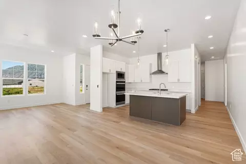 Living - 549 N Legend Way #C/466, Mapleton, UT 84664 photo 2 of 3