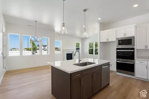 Kitchen - 549 N Legend Way #C/466, Mapleton, UT 84664 photo 3 of 4
