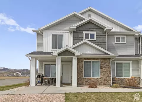 254 W Seasons Ln, Garden City, UT 84028