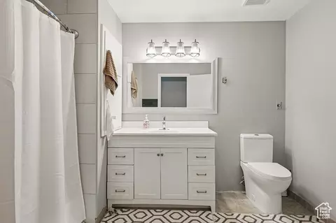Bath - 63 E Main, Bicknell, UT 84715 photo 2 of 9
