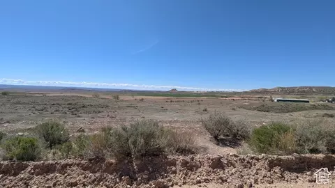 2042 E Goose Ranch Rd, Vernal, UT 84078 photo 3