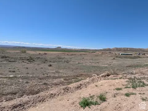 2042 E Goose Ranch Rd, Vernal, UT 84078