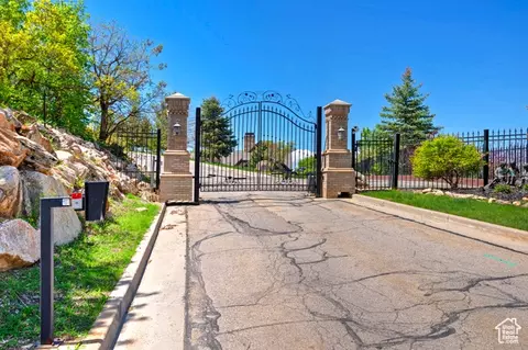 4695 S Thousand Oaks Dr, Salt Lake City, UT 84124