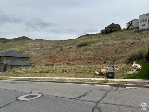 755 S Parkway Dr, North Salt Lake, UT 84054