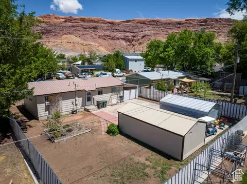 Exterior - 527 W Palisade Dr, Moab, UT 84532 photo 10 of 11