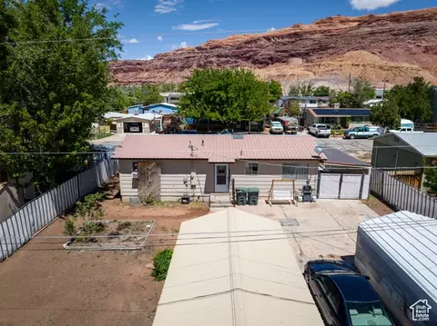 View/Area - 527 W Palisade Dr, Moab, UT 84532 photo 5 of 10