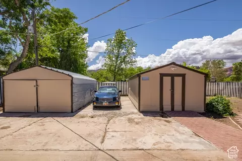 Exterior - 527 W Palisade Dr, Moab, UT 84532 photo 8 of 11