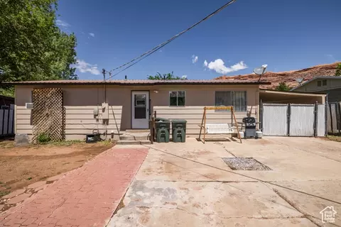 Exterior - 527 W Palisade Dr, Moab, UT 84532 photo 5 of 11