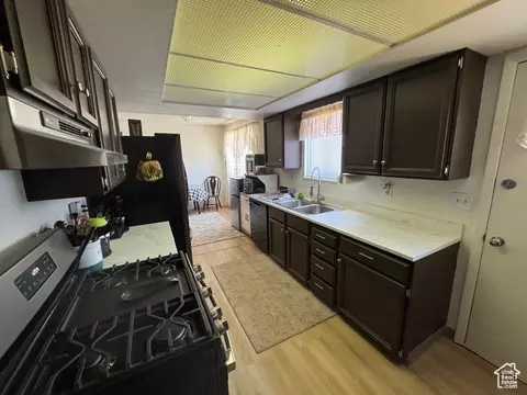 Kitchen - 527 W Palisade Dr, Moab, UT 84532 photo 1 of 3