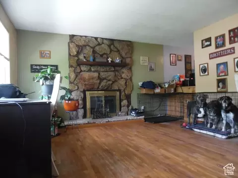 Living - 477 W Grand Cir, Moab, UT 84532 photo 1 of 4