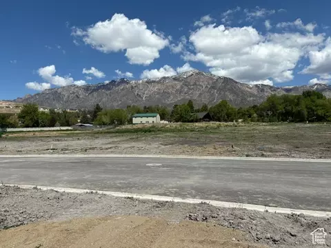 1177 W 3390 N #221, Pleasant View, UT 84414