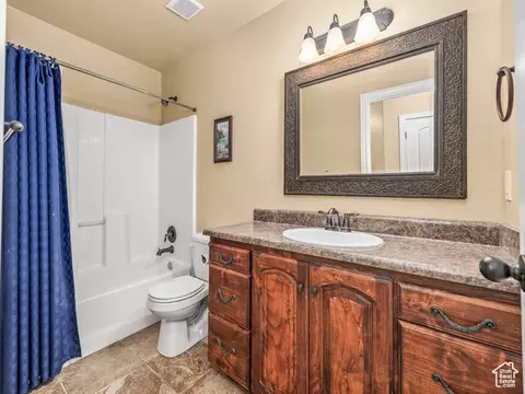 Bath - 2774 N 370 E, Provo, UT 84604 photo 3 of 4