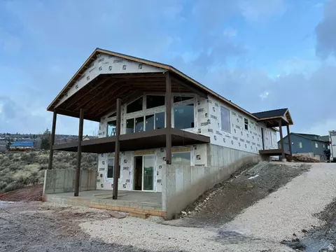 402 W Bluebell Dr, Garden City, UT 84028