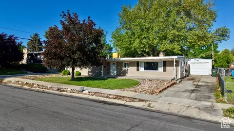 468 S Pioneer Ave, Tooele, UT 84074