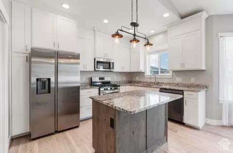 4957 N Sage Park Dr, Eagle Mountain, UT 84005