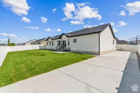 4957 N Sage Park Dr, Eagle Mountain, UT 84005