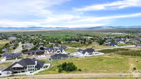 2021 S 100 W #13, Perry, UT 84302 photo 9