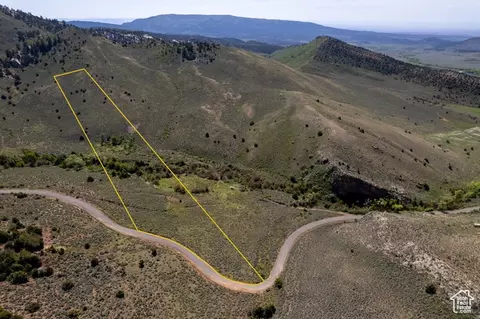 19318 N Paradise Park Rd #4, Lapoint, UT 84039