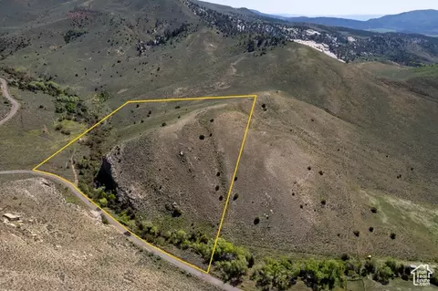 19204 N Paradise Park Rd #6, Lapoint, UT 84039