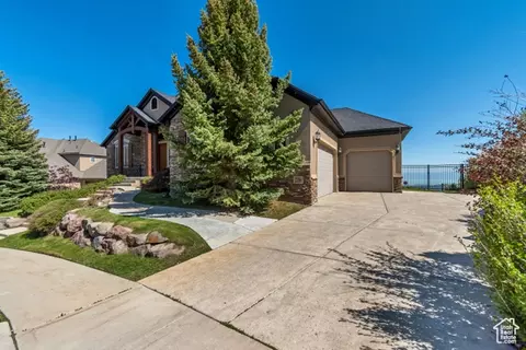 2116 E Falcon Ridge Dr, Draper, UT 84020 photo 2
