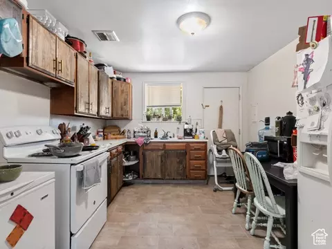 Kitchen - 285 N 300 W, Orem, UT 84057 photo 3 of 4