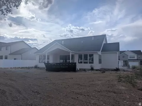 Exterior - 2771 W Aurora Ave, Mapleton, UT 84664 photo 5 of 6