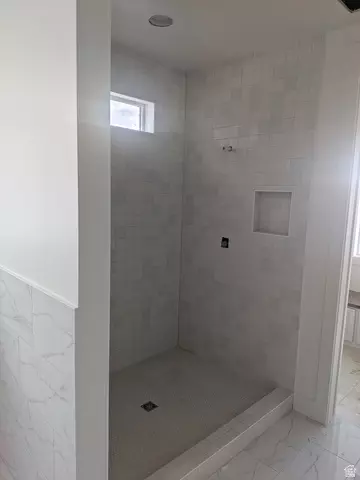 Bath - 2771 W Aurora Ave, Mapleton, UT 84664 photo 1 of 5