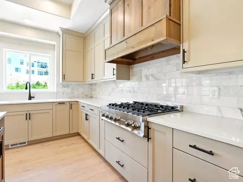 Kitchen - 2023 S 150 W, Perry, UT 84302 photo 5 of 7