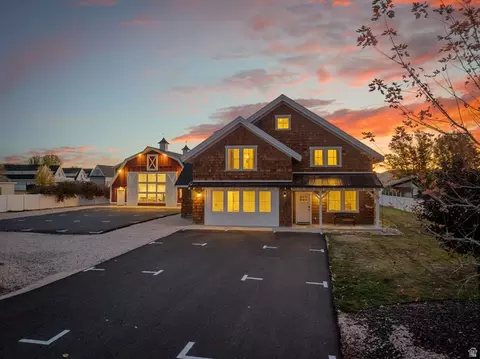 300 S 100 St W, Garden City, UT 84028