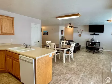 Kitchen - 445 Topaz Blvd #10, Delta, UT 84624 photo 4 of 5