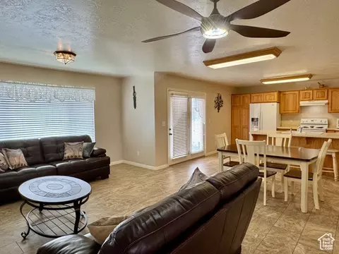 Living - 445 Topaz Blvd #10, Delta, UT 84624 photo 1 of 3