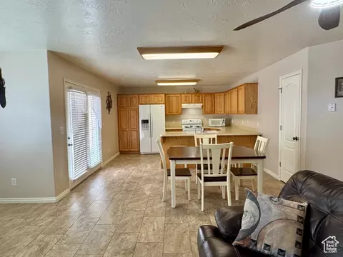 Kitchen - 445 Topaz Blvd #10, Delta, UT 84624 photo 3 of 5