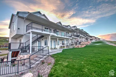 939 N Harbor Village Dr E #104, Garden City, UT 84028