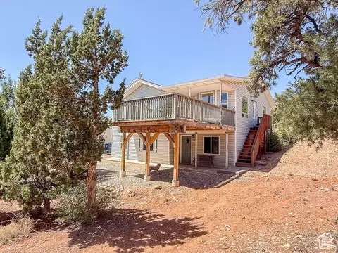 425 E Mule Deer Rd, Central, UT 84722 photo 3