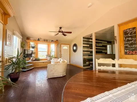 425 E Mule Deer Rd, Central, UT 84722 photo 5