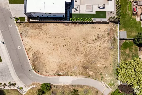 9942 S Altamont Dr E, Sandy, UT 84092 photo 3