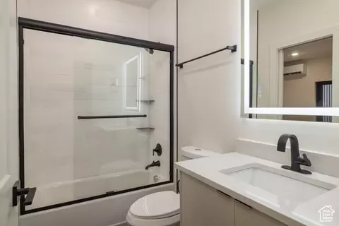 Bath - 214 S 200 E #6, Moab, UT 84532 photo 4 of 4