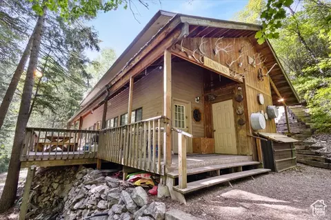 6907 E Mt Aire Rd, Salt Lake City, UT 84109