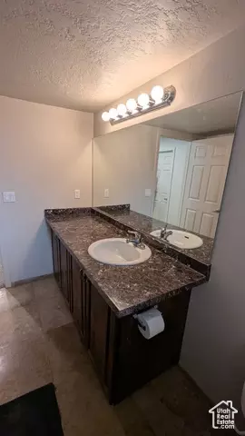 Bath - 1584 E Petunia Way, Sandy, UT 84092 photo 7 of 9