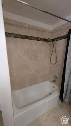 Bath - 1584 E Petunia Way, Sandy, UT 84092 photo 5 of 9