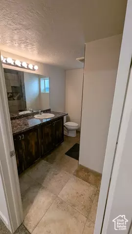 Bath - 1584 E Petunia Way, Sandy, UT 84092 photo 8 of 9