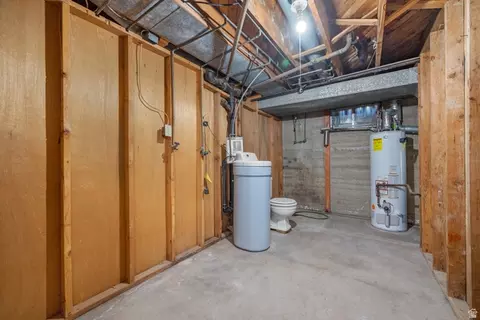 Bath - 9203 S 220 E, Sandy, UT 84070 photo 3 of 3