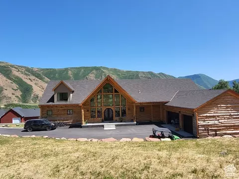 1406 S Bartholomew Dr, Springville, UT 84663