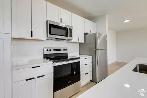 Kitchen - 404 E 5600 S, Murray, UT 84107 photo 2 of 4