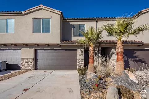 1377 E Vista Roja Pl, Washington, UT 84780