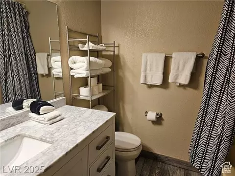 Bath - 223 Hunter Ridge Rd #E121, Brian Head, UT 84719 photo 1 of 3
